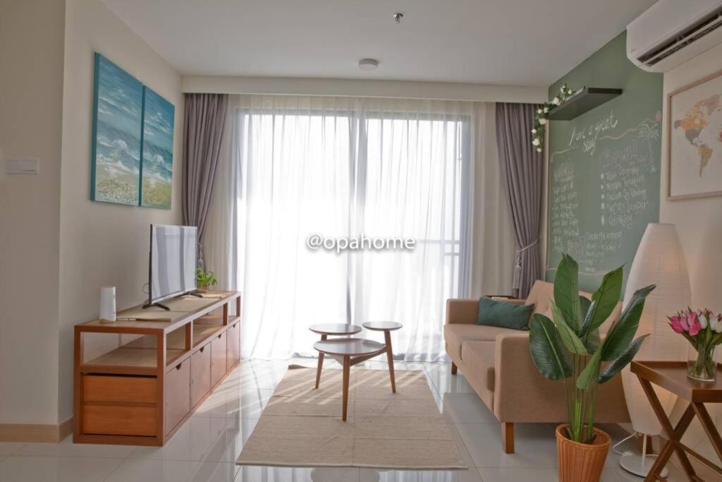 Opahome@ Timurbay Seafront Residence 2Br Family Suite Seaview And Poolview Kuantan Exterior photo