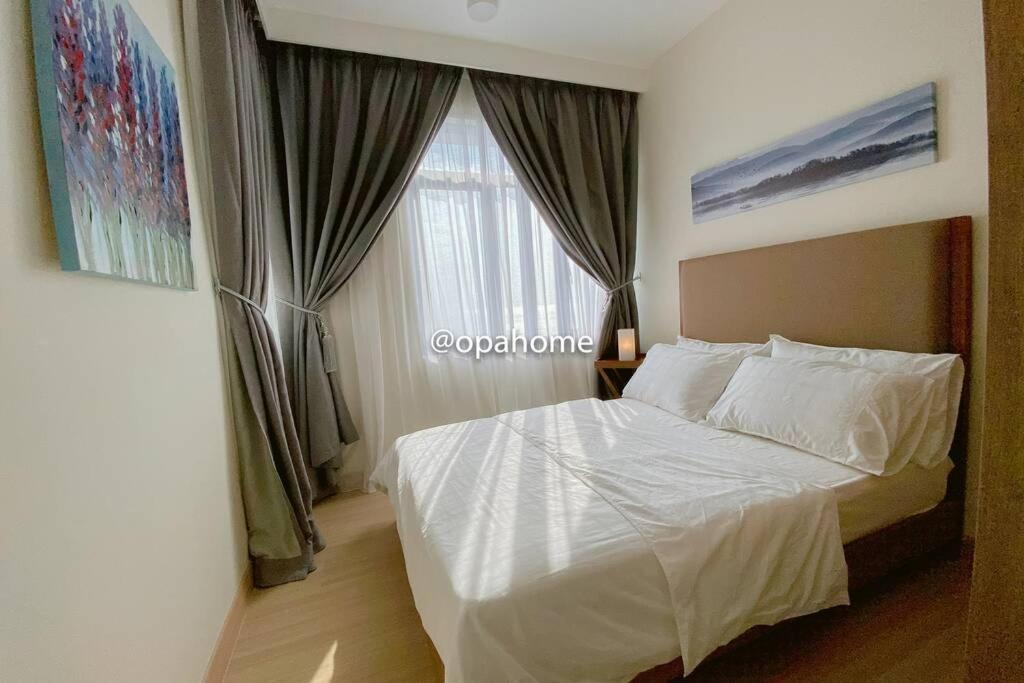 Opahome@ Timurbay Seafront Residence 2Br Family Suite Seaview And Poolview Kuantan Exterior photo